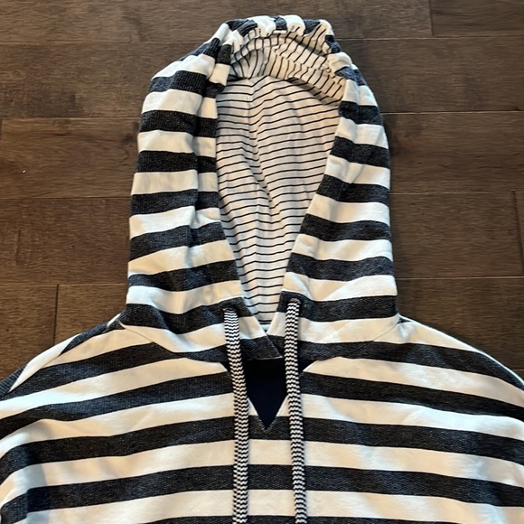 Navy and white striped hoodie sz: XS - Picture 2 of 2
